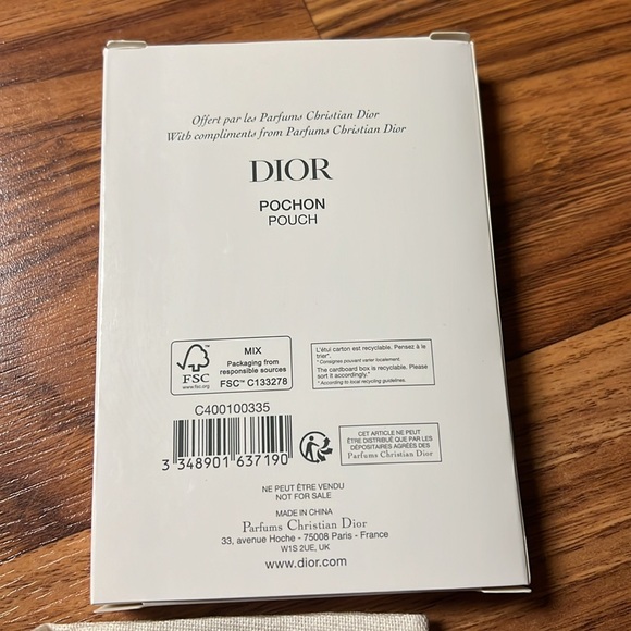 Dior pouch with charm - Picture 4 of 4